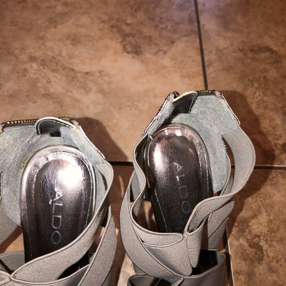 Sandals - Picture 2 of 5